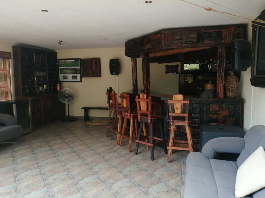 4 Bedroom Property for Sale in Boschenvaal River Front Lodges Free State